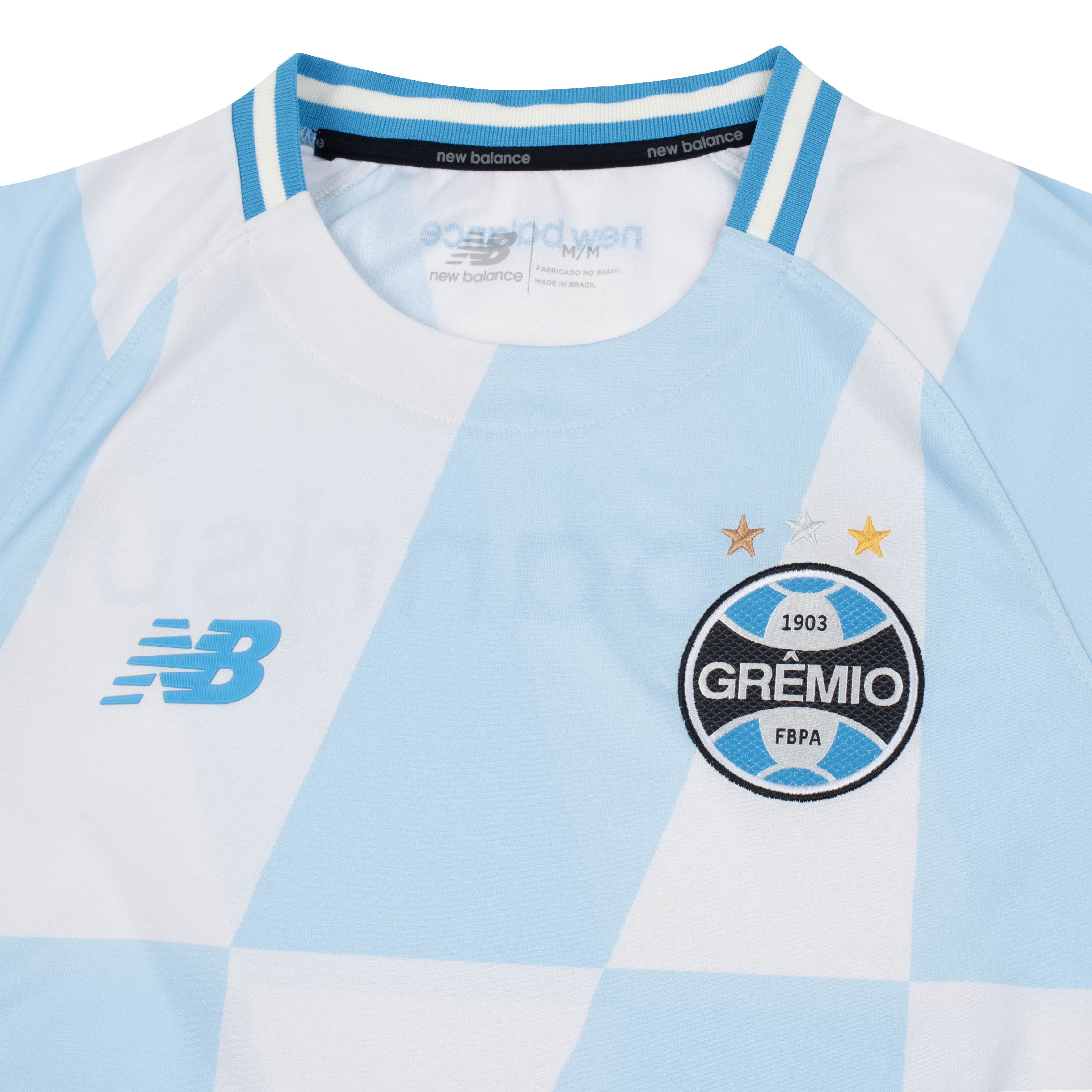 Detalhe do escudo da camisa masculina Grêmio II New Balance
